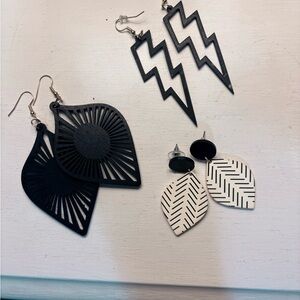 Black and White Geometric Earrings Set